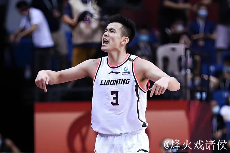 赵继伟18+10辽宁8人上双大胜深圳 总分2-0领先