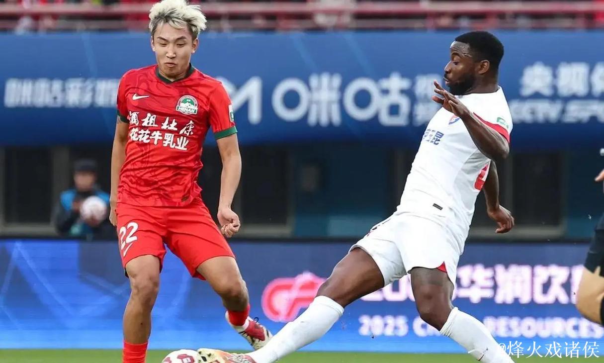 北京国安后防获强援,盯上河南队“多面手”,粉丝们开心不已 北京国安后防获强援,盯上河南队“多面手”,粉丝们开心不已